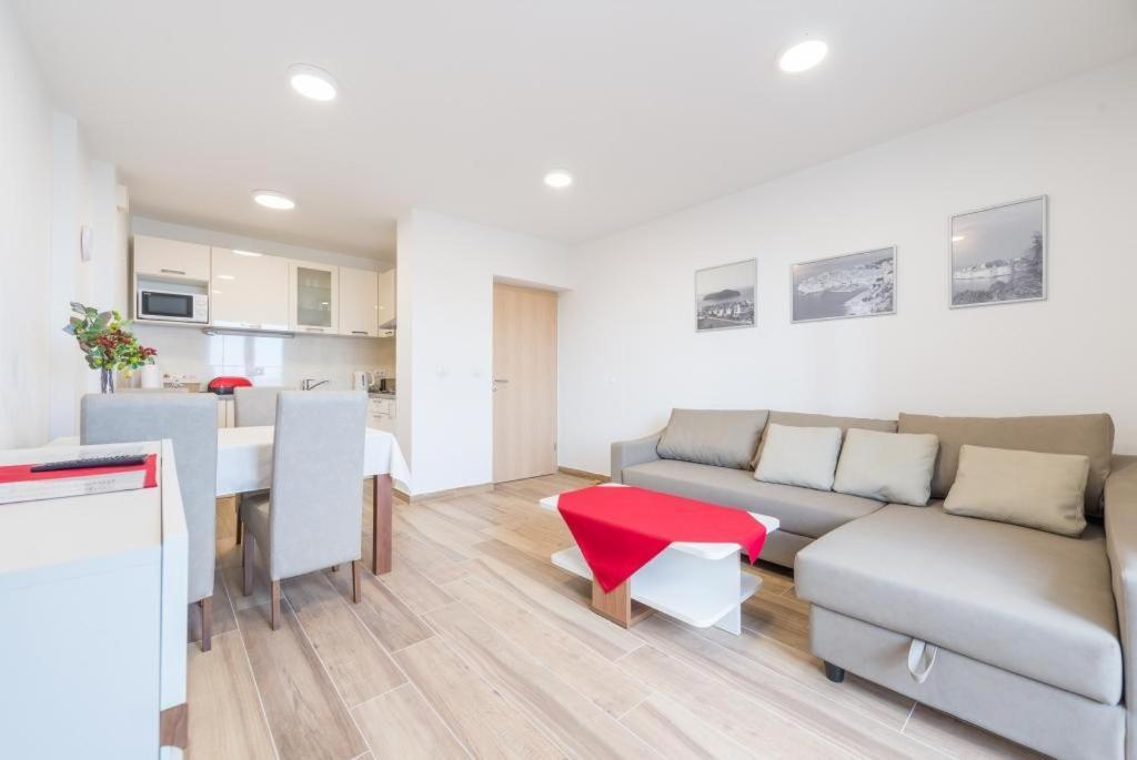 Luce Royal Apartment *