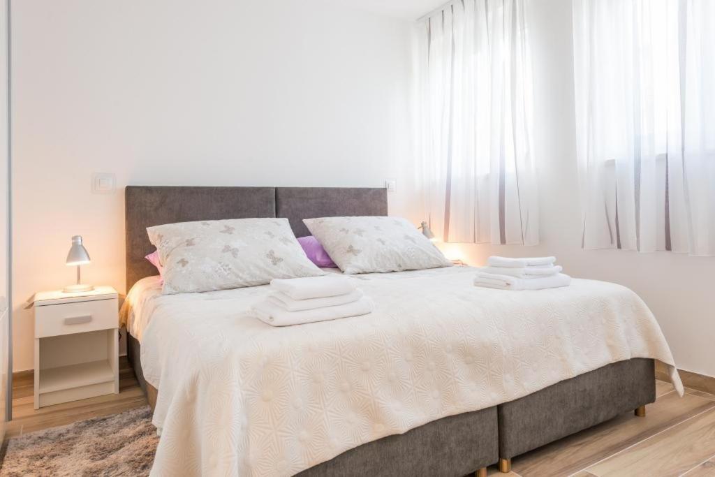 Luce Royal Apartment *